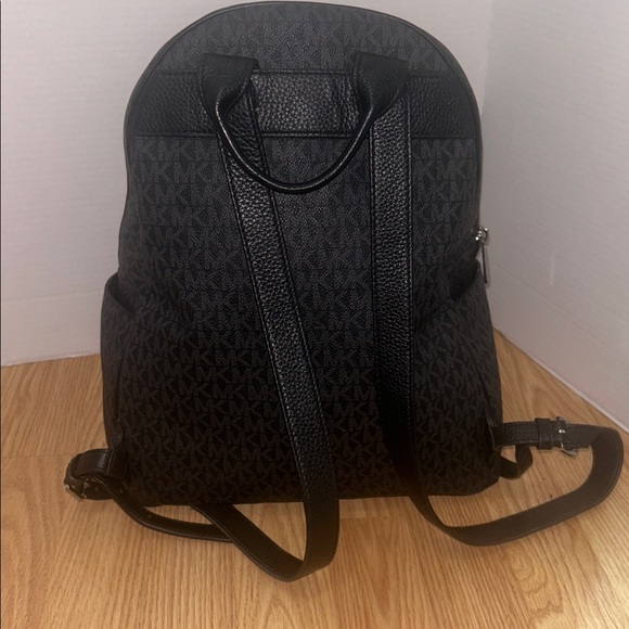 Michael Kors bookbag - Picture 3 of 6